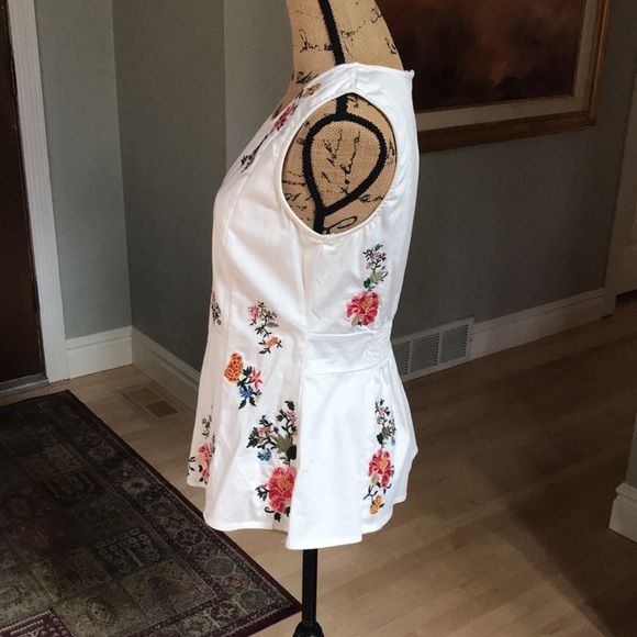 Sundance Catalog sleeveless white embroidery peplum top, size small - Picture 5 of 9